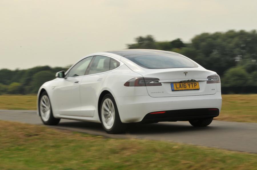  Tesla Model S 60D  2016 года  (UK) (фото 2 из 17)